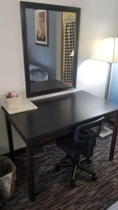 Hotel 2 Queens Hotel Room 130 Booking Stillwater Bagian luar foto